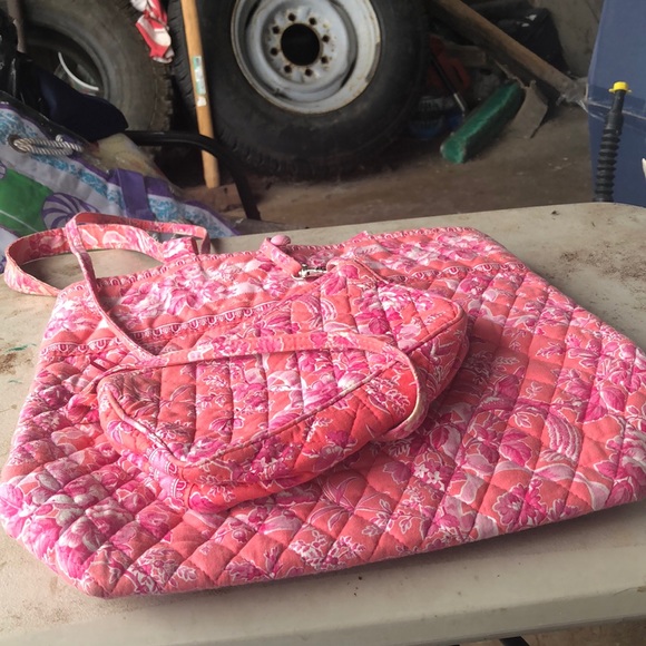 Vera Bradley Handbags - Vera Bradley tote and detachable pouch